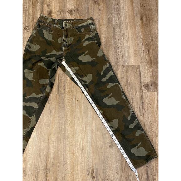 American Eagle Womens Camo Mom Jean Size 26/27 - Picture 12 of 12